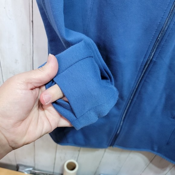 New! Tek Gear Women's Blue Athletic Knit Full Zip Jacket Size Medium. - Picture 7 of 9